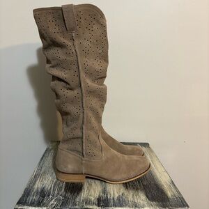 Dingo Adrina Leather Regular-Calf Taupe Boot | Womens Size 8.5